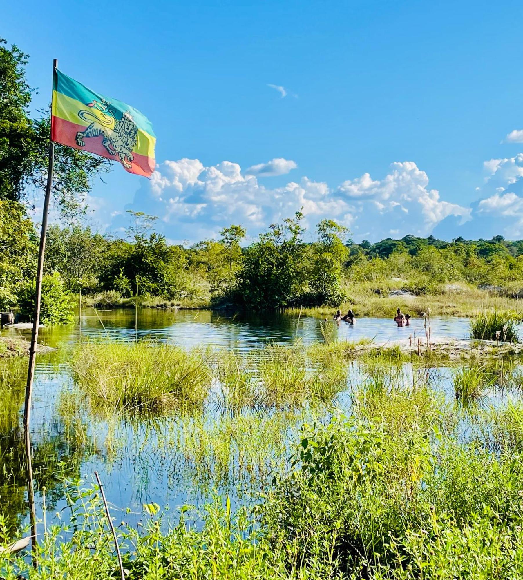 Land Of Promise - Reggae Bar & Eco Village Zanderij Екстер'єр фото