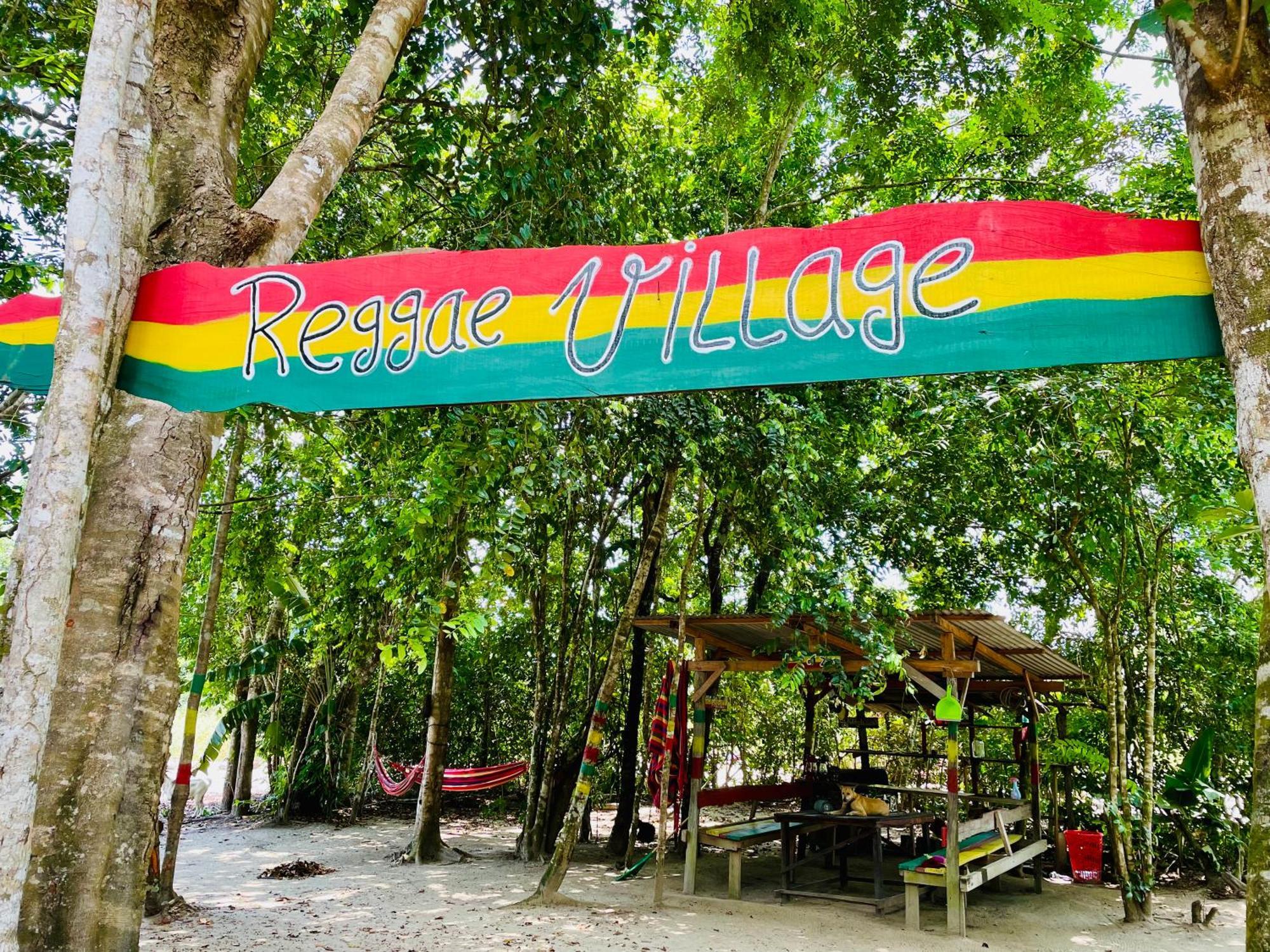 Land Of Promise - Reggae Bar & Eco Village Zanderij Екстер'єр фото