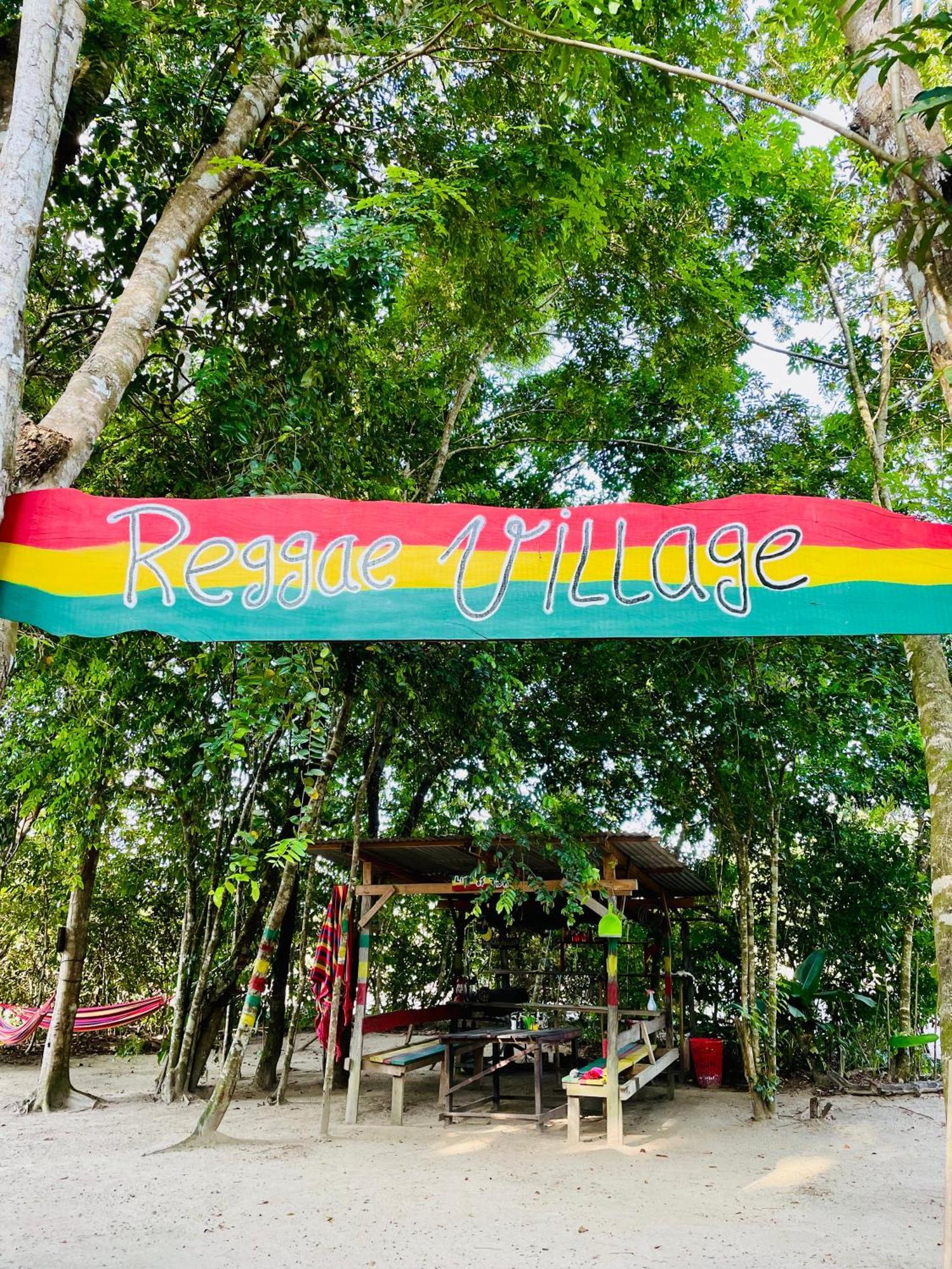 Land Of Promise - Reggae Bar & Eco Village Zanderij Екстер'єр фото
