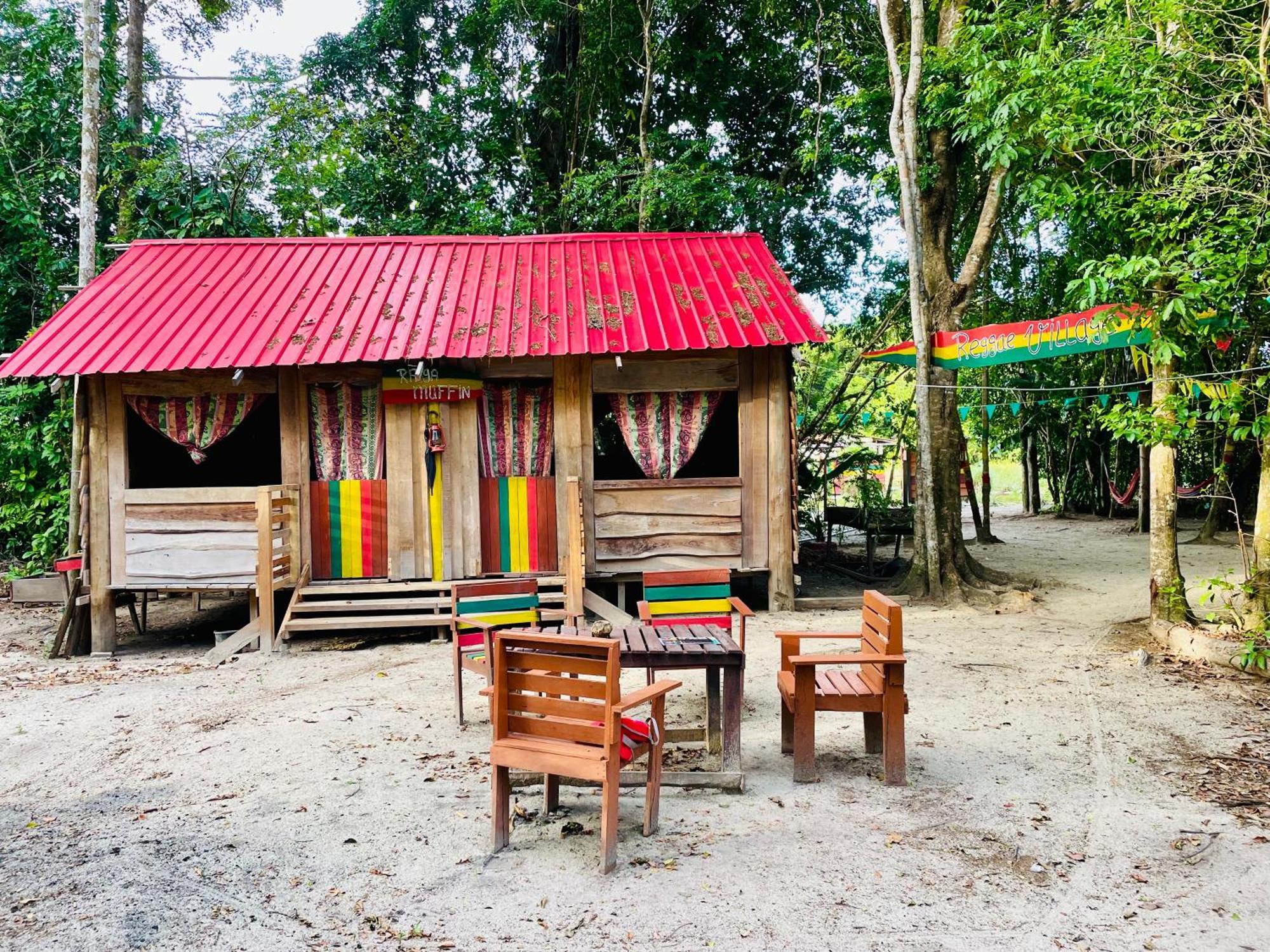 Land Of Promise - Reggae Bar & Eco Village Zanderij Екстер'єр фото