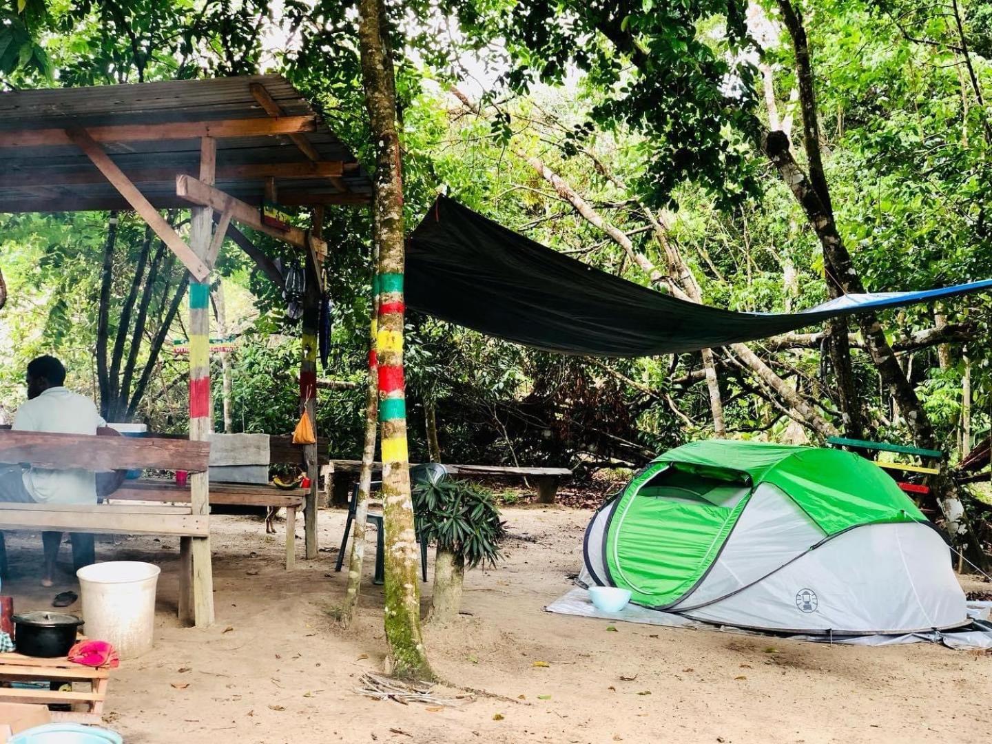 Land Of Promise - Reggae Bar & Eco Village Zanderij Екстер'єр фото
